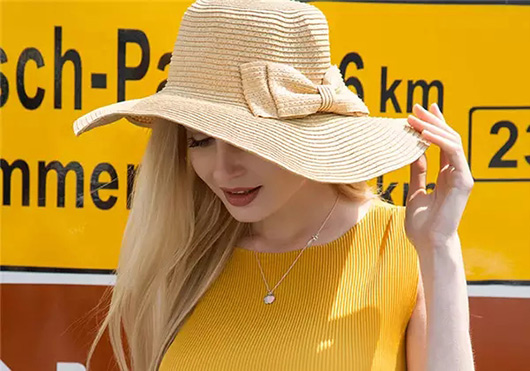 夏日助攻女神出行的高顏值草編防曬帽 夏日助攻女神出行的高顏值草編防曬帽